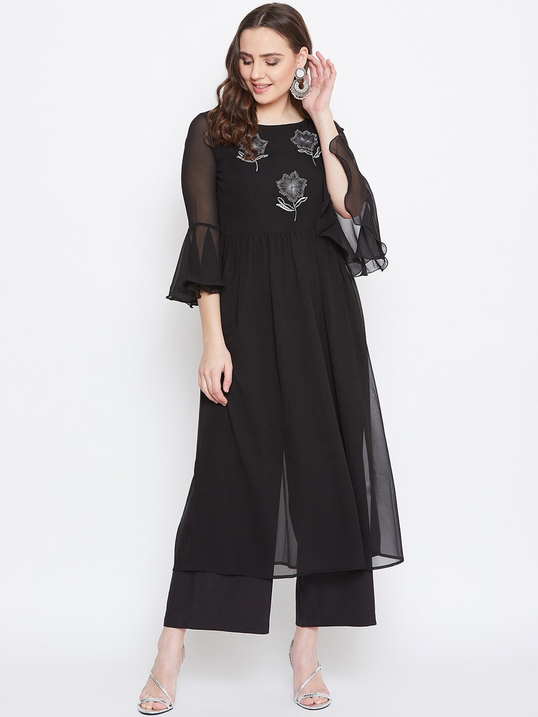 

Bitterlime Women Black Floral Embroidered Thread Work Kurta with Palazzos