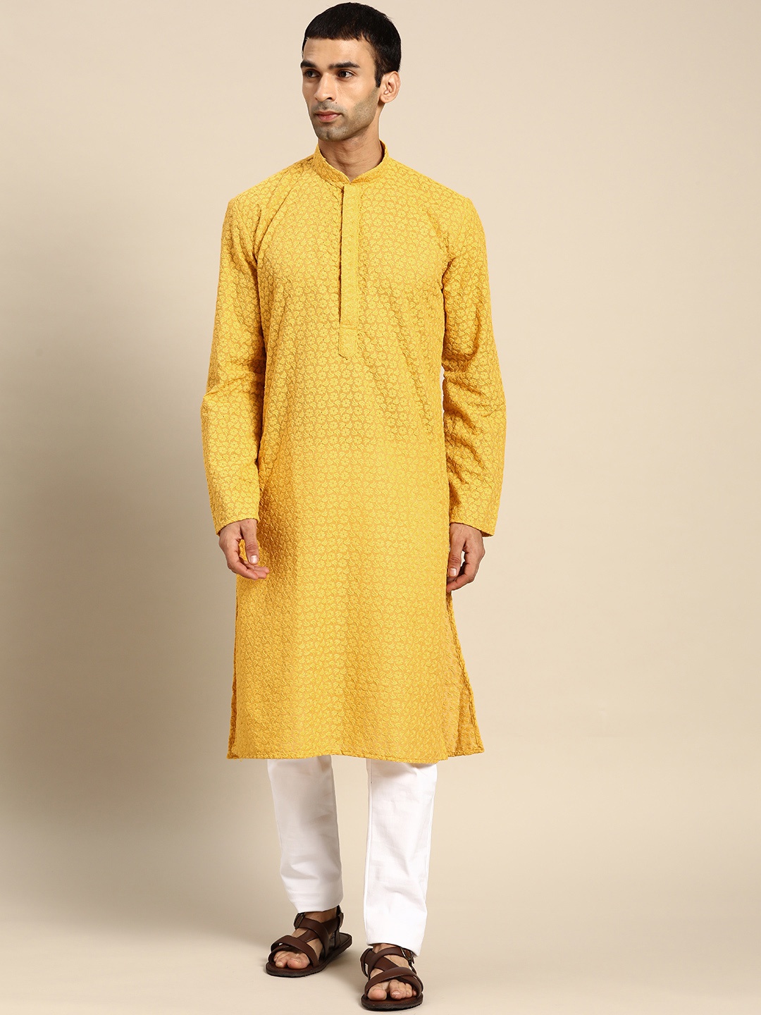 

RAJUBHAI HARGOVINDAS Men Mustard Yellow Floral Embroidered Chikankari Pastels Kurta