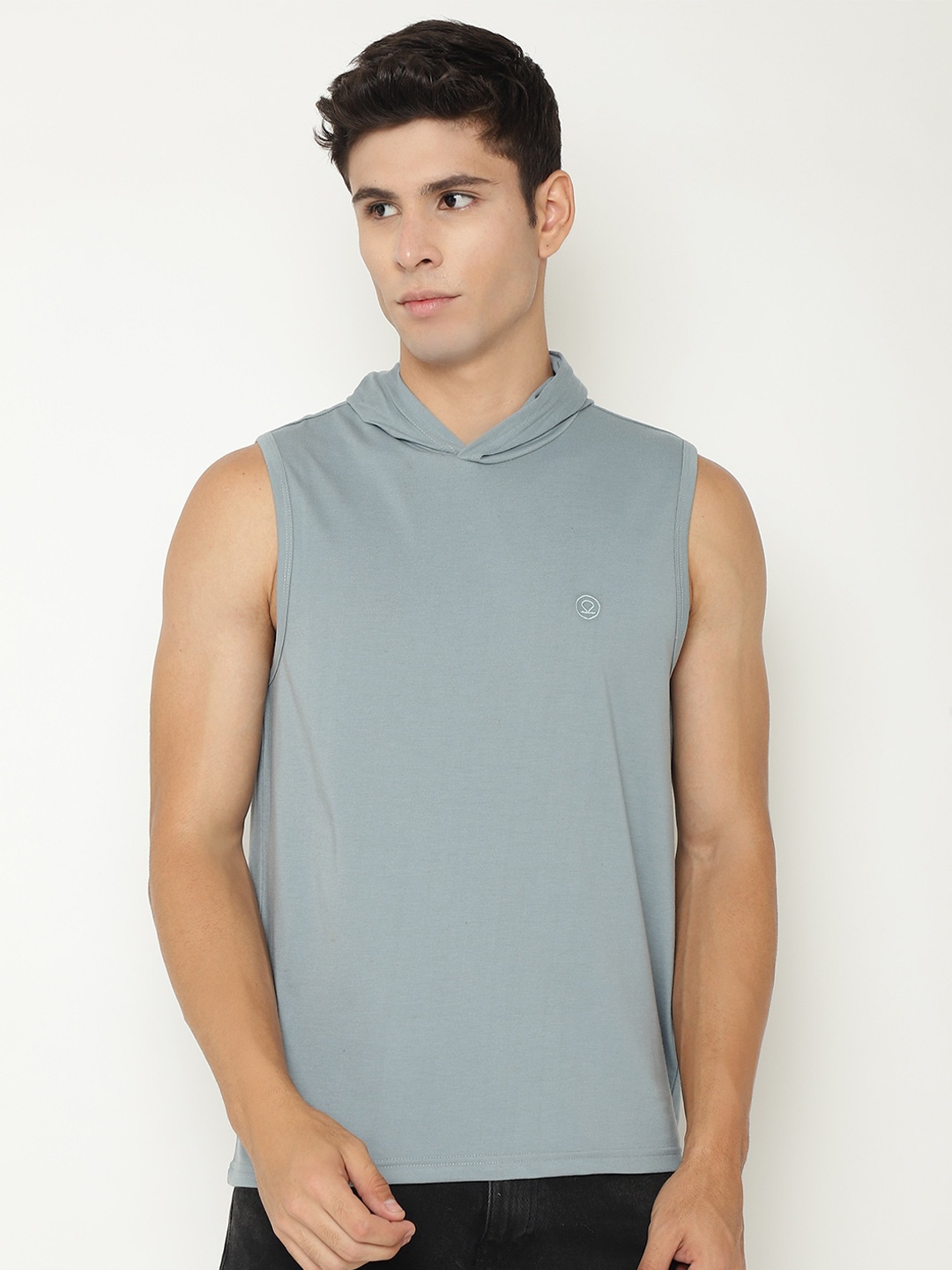 

CHKOKKO Men Blue Hooded Sleeveless Cotton T-shirt