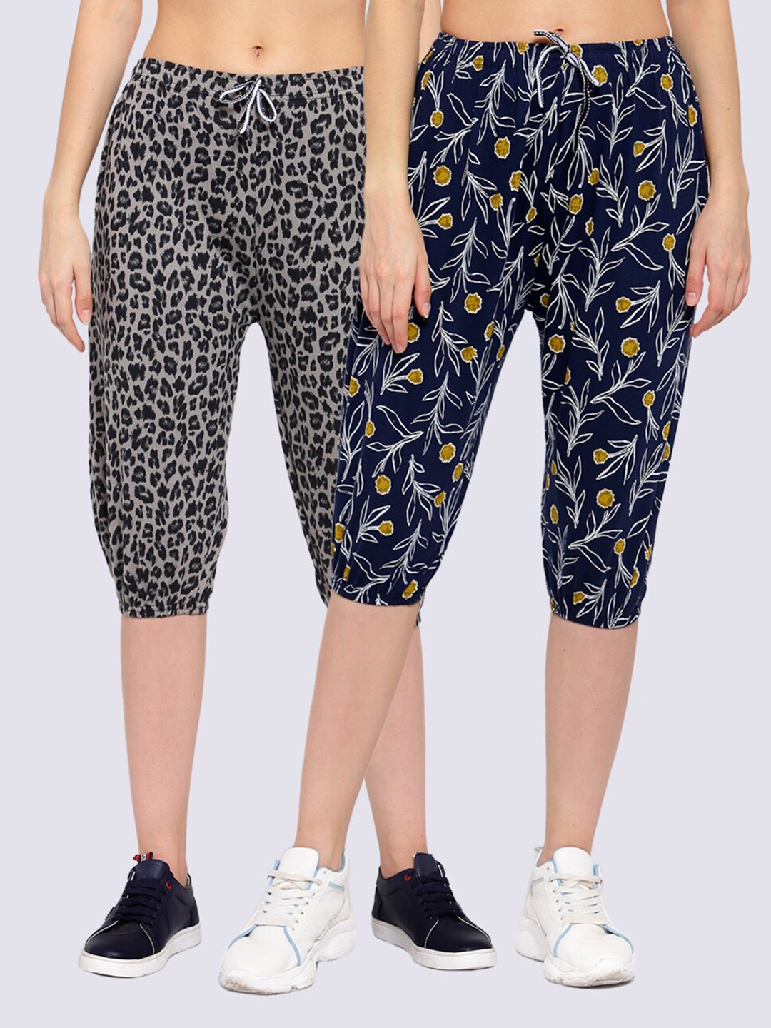 

KLOTTHE Women Pack Of 2 Black & Blue Printed Pure Cotton Capris