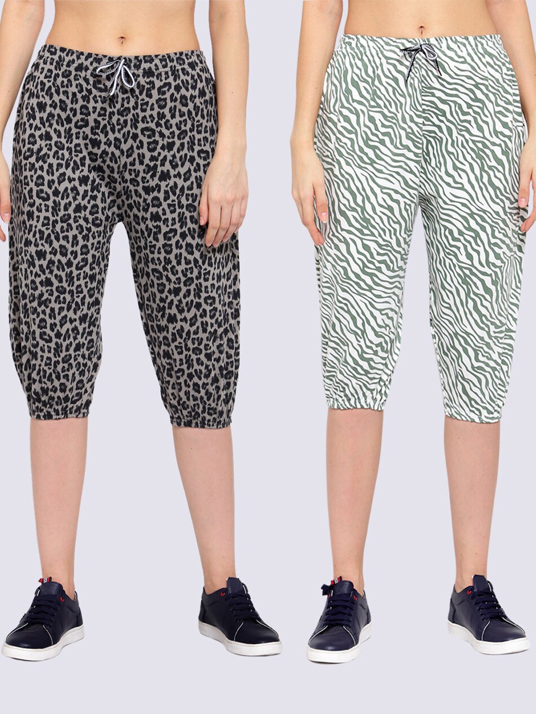 

KLOTTHE Women Set of 2 White & Black Printed Pure Cotton Capris