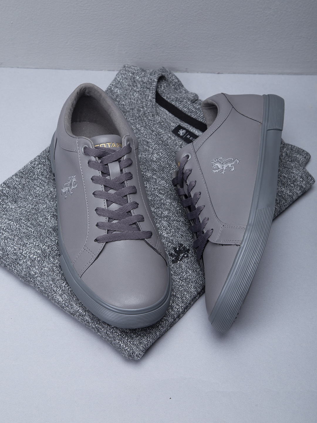 

Red Tape Men Grey Sneakers
