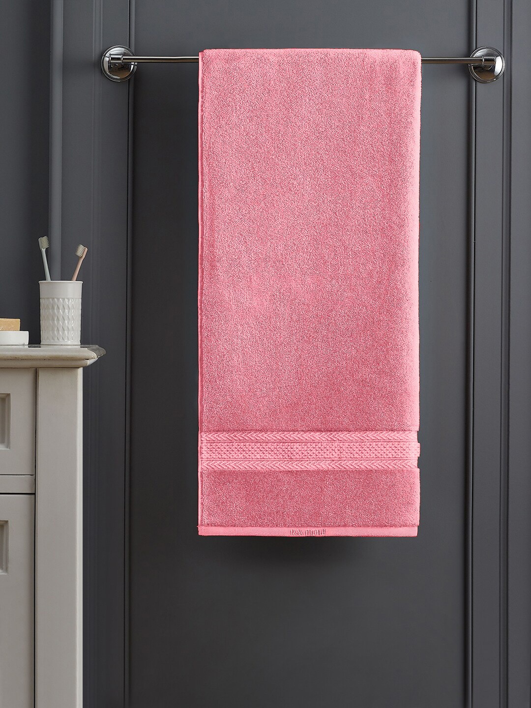 

Raymond Home Pink Solid 450 GSM Cotton Bath Towel