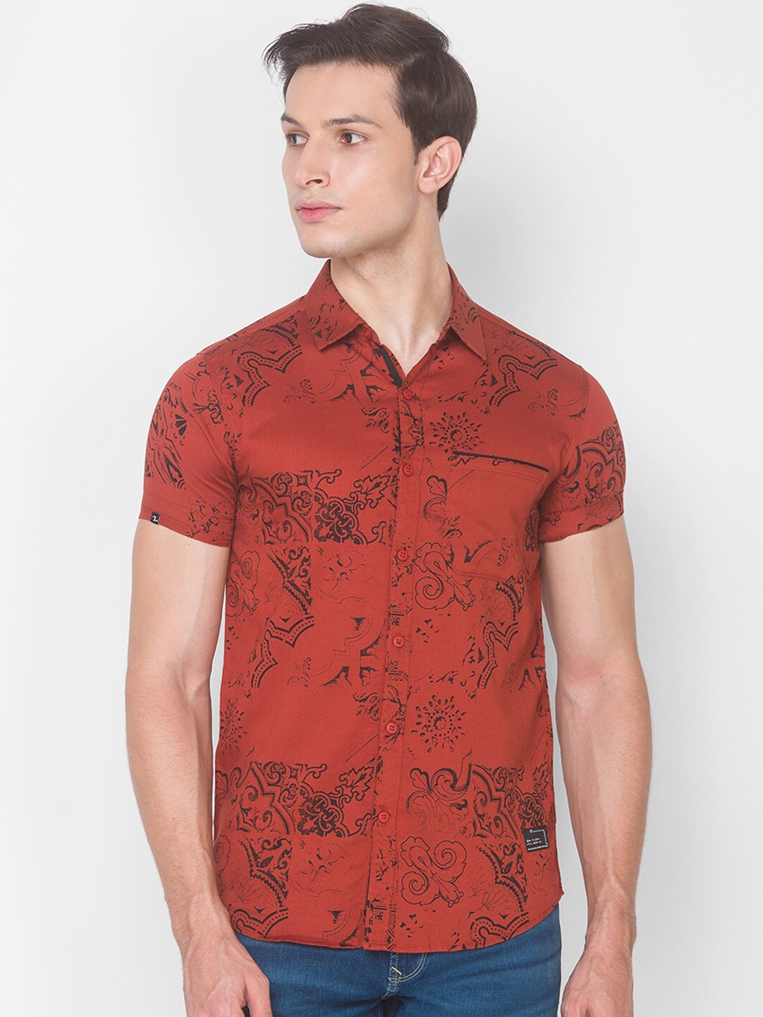 

SPYKAR Men Red Slim Fit Opaque Printed Pure Cotton Casual Shirt