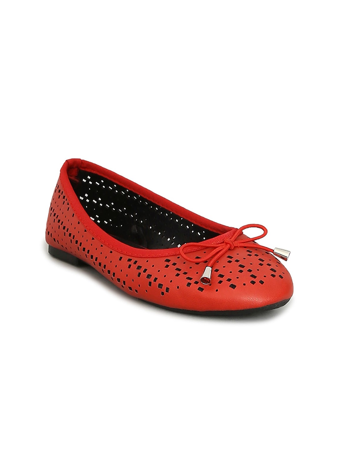

Pantaloons Junior Girls Red Textured Ballerinas with Laser Cuts Flats