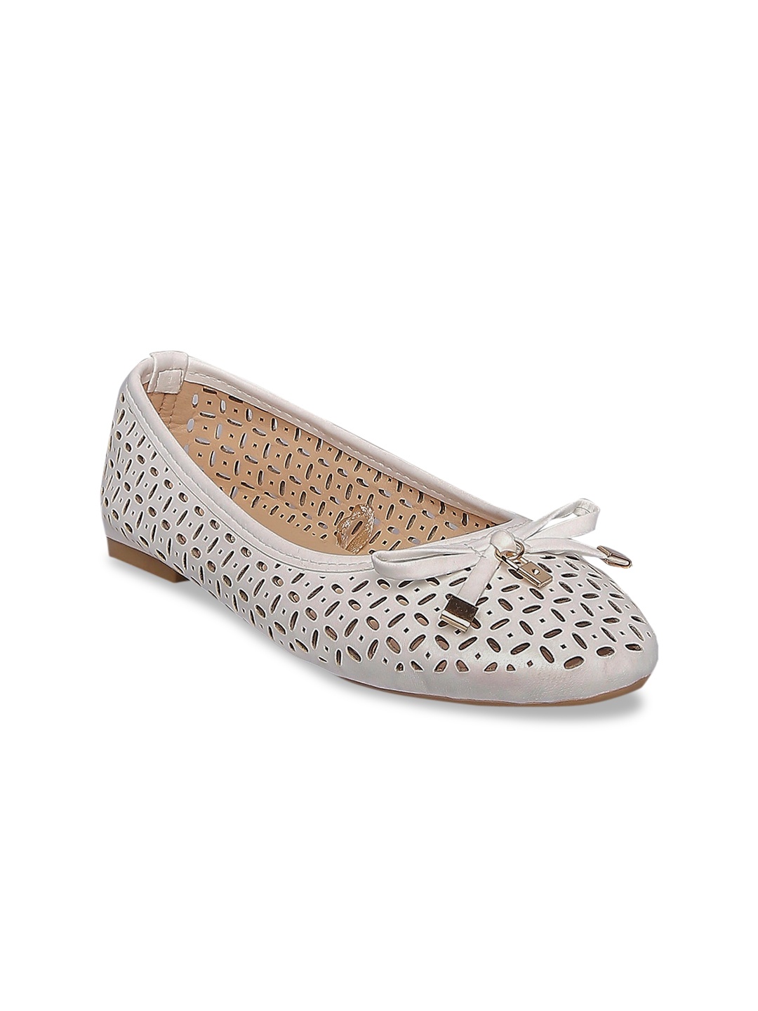 

Pantaloons Junior Girls White Ballerinas Flats with Laser Cuts