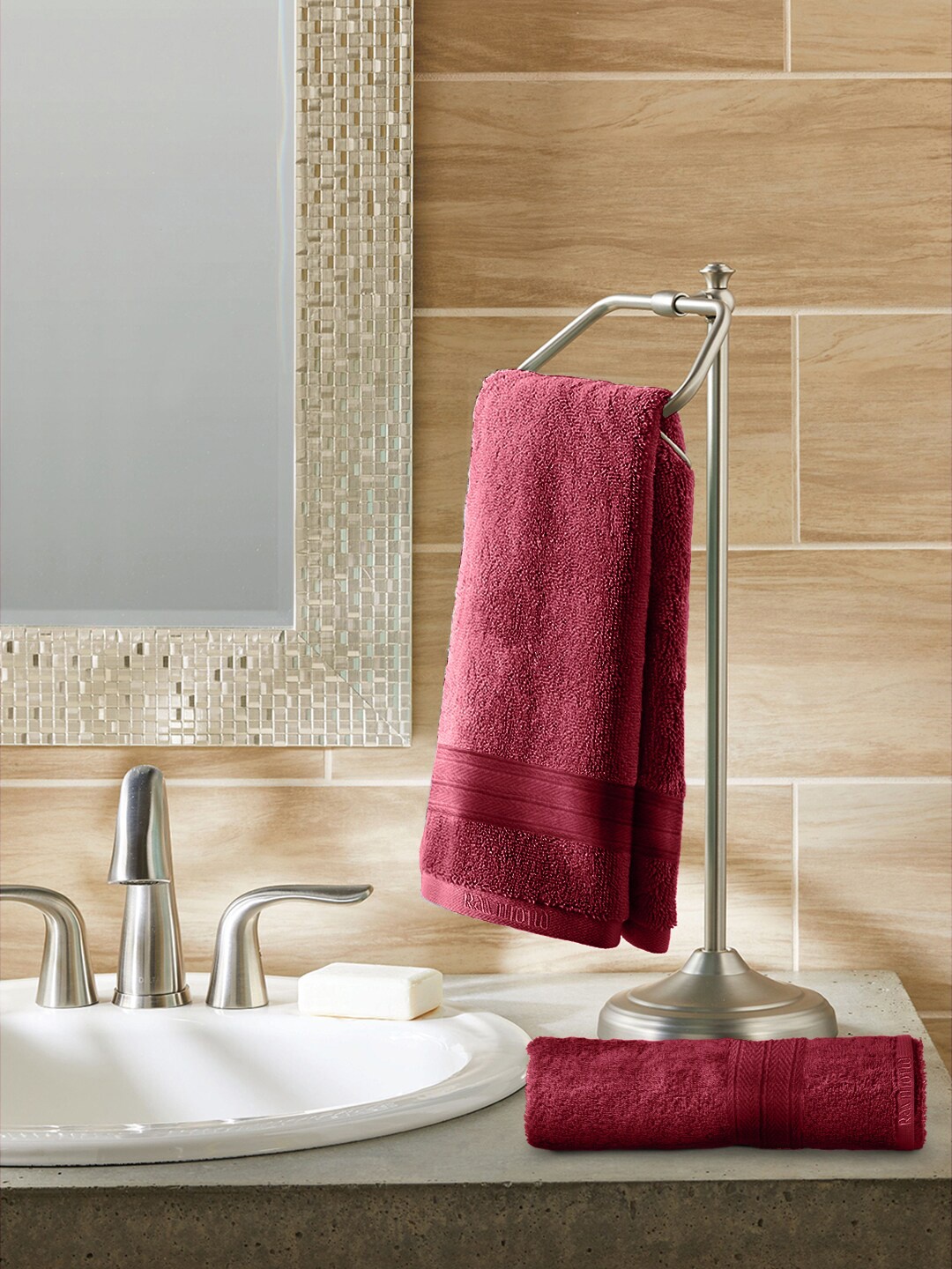 

Raymond Home Set Of 2 Maroon Solid Cotton 450 GSM Hand Towels