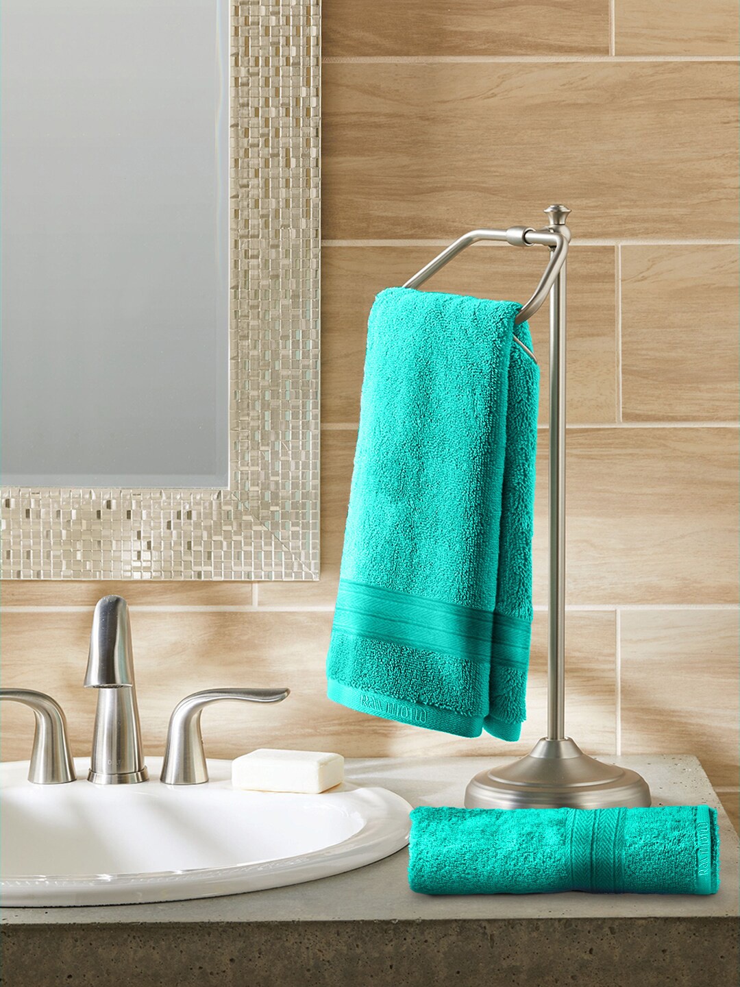 

Raymond Home Set Of 2 Sea-Green Solid 450 GSM Cotton Hand Towels