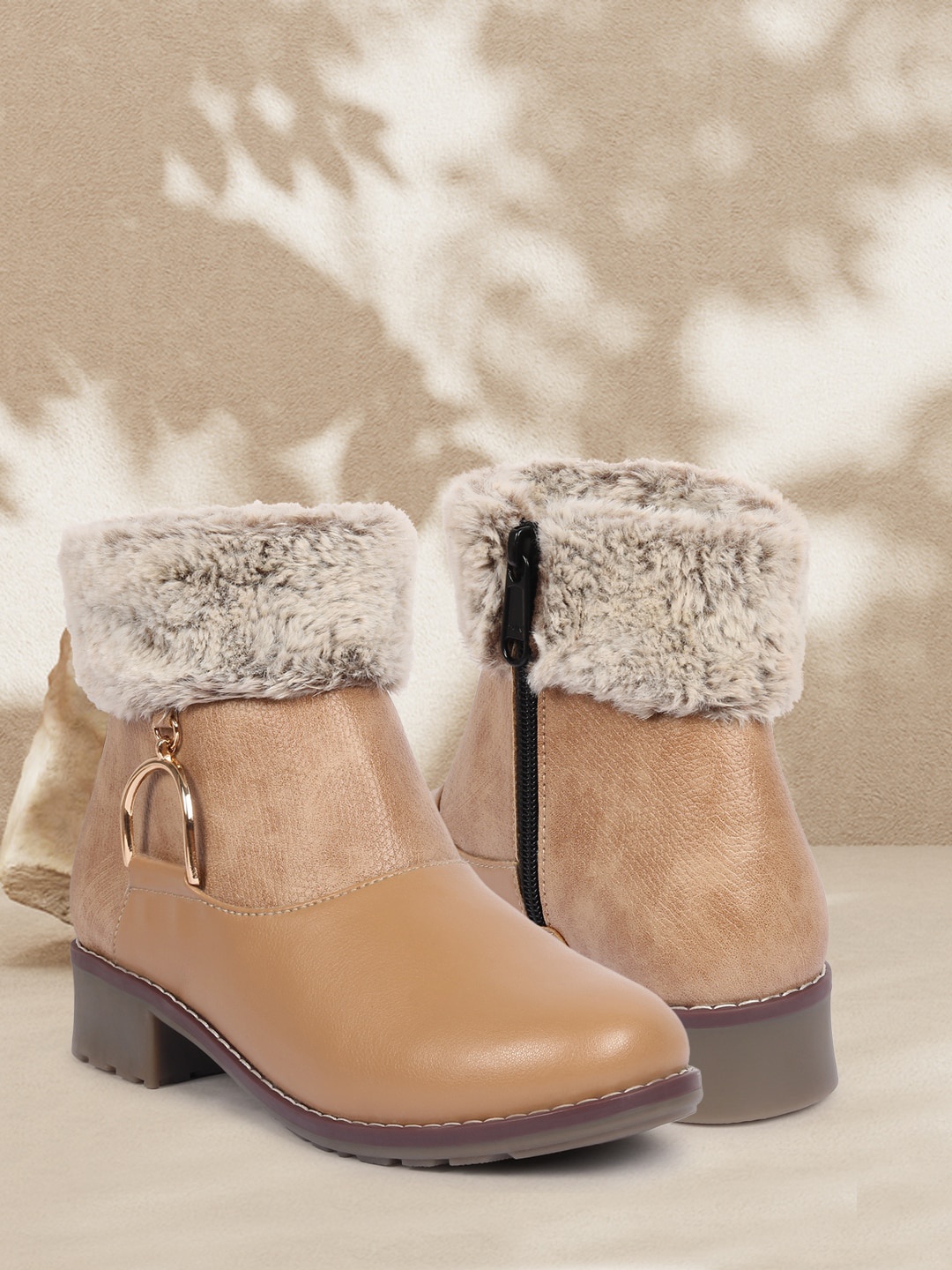 

ZAPATOZ Beige PU Block Heeled Boots