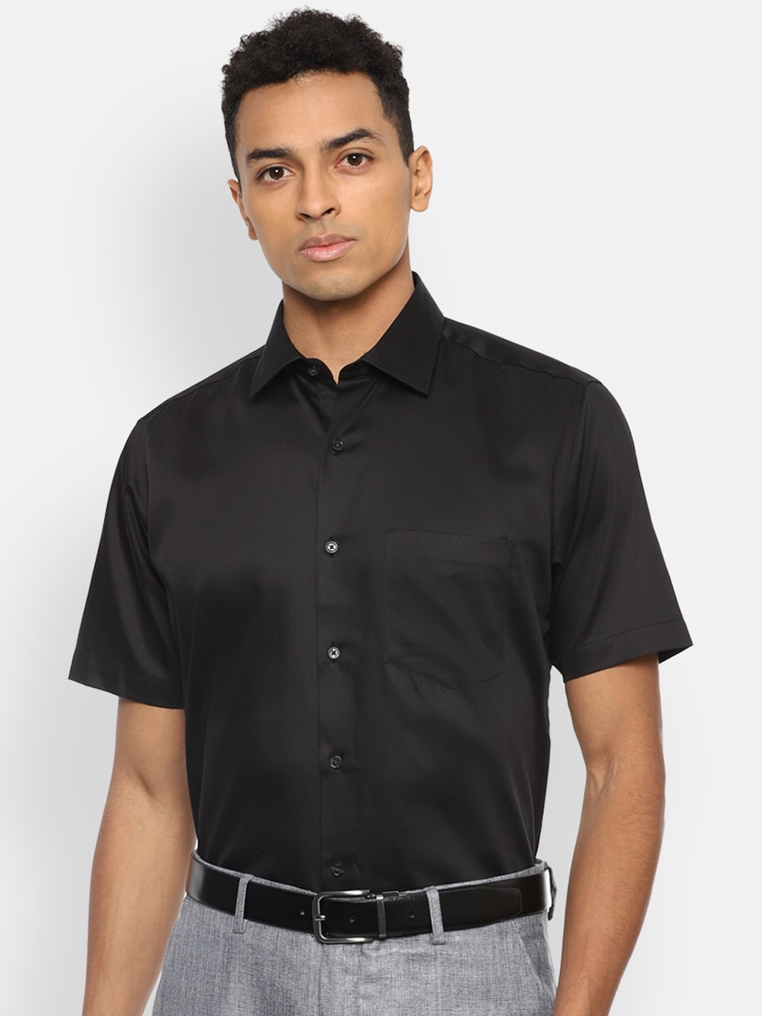 

Van Heusen Men Black Opaque Formal Shirt