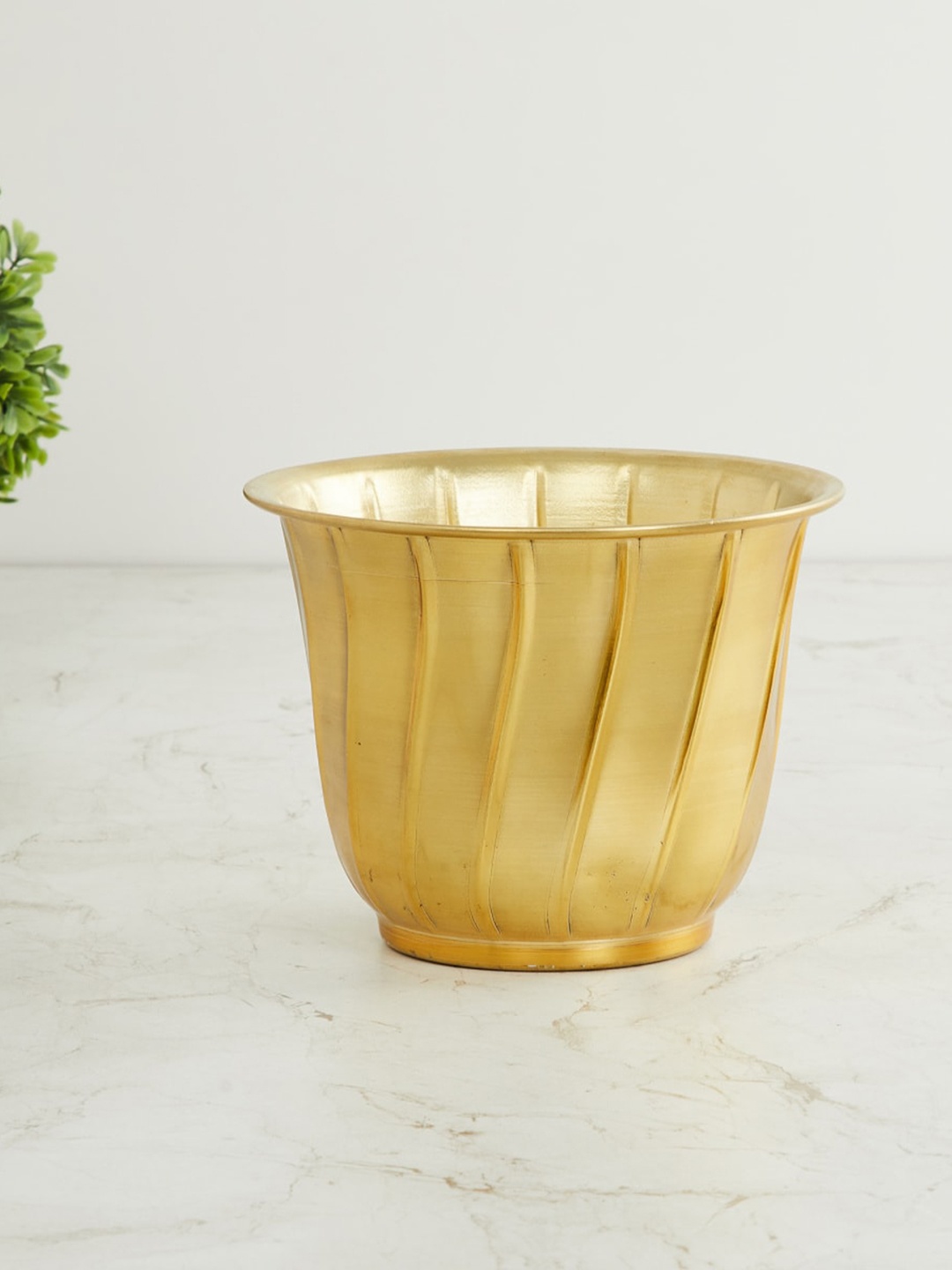 

Home Centre Unisex Gold Textured Planter