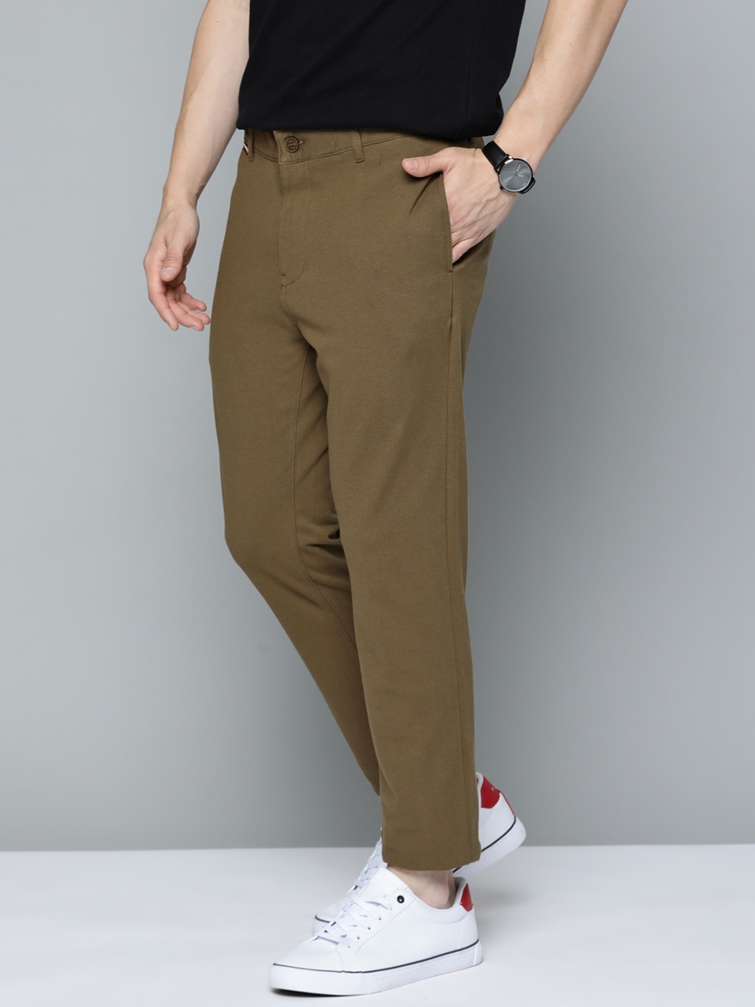 

Mast & Harbour Men Olive Green Solid Stretchable Regular Trousers