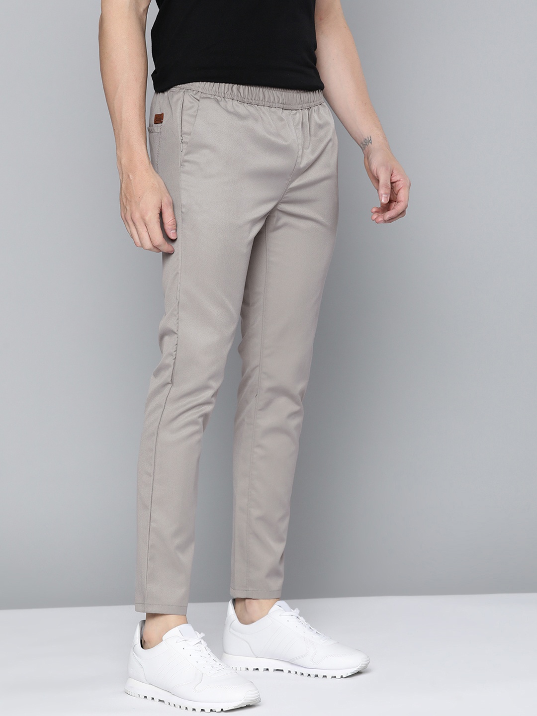

Mast & Harbour Men Grey Pleated Trousers