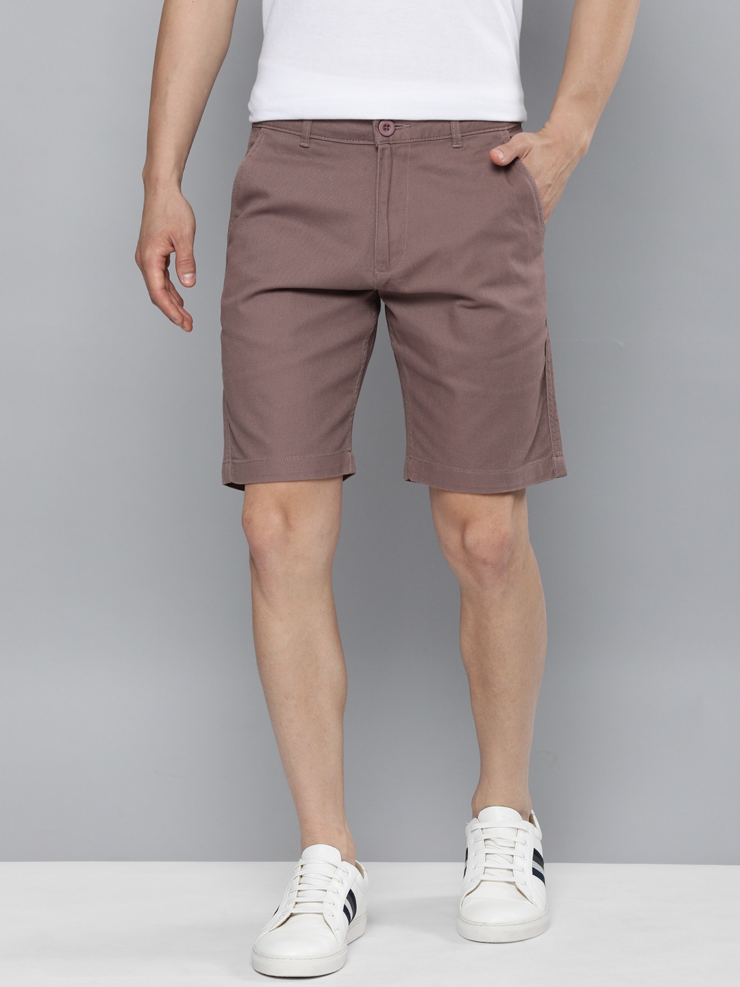 

Mast & Harbour Men Mauve Solid Chino Shorts