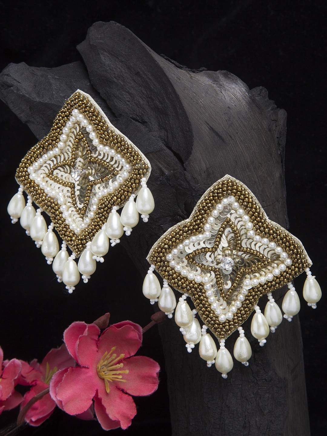 

Moedbuille Gold-Toned & White Contemporary Handcrafted Studs Earrings