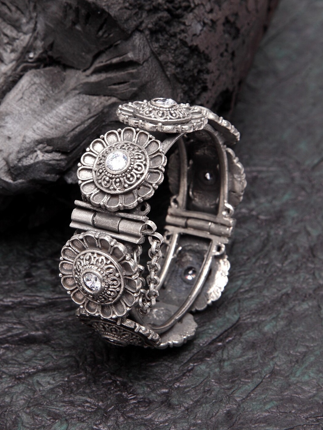 

Moedbuille Women Gunmetal-Toned Brass Crystals Oxidised Silver-Plated Bangle-Style Bracelet, Metallic