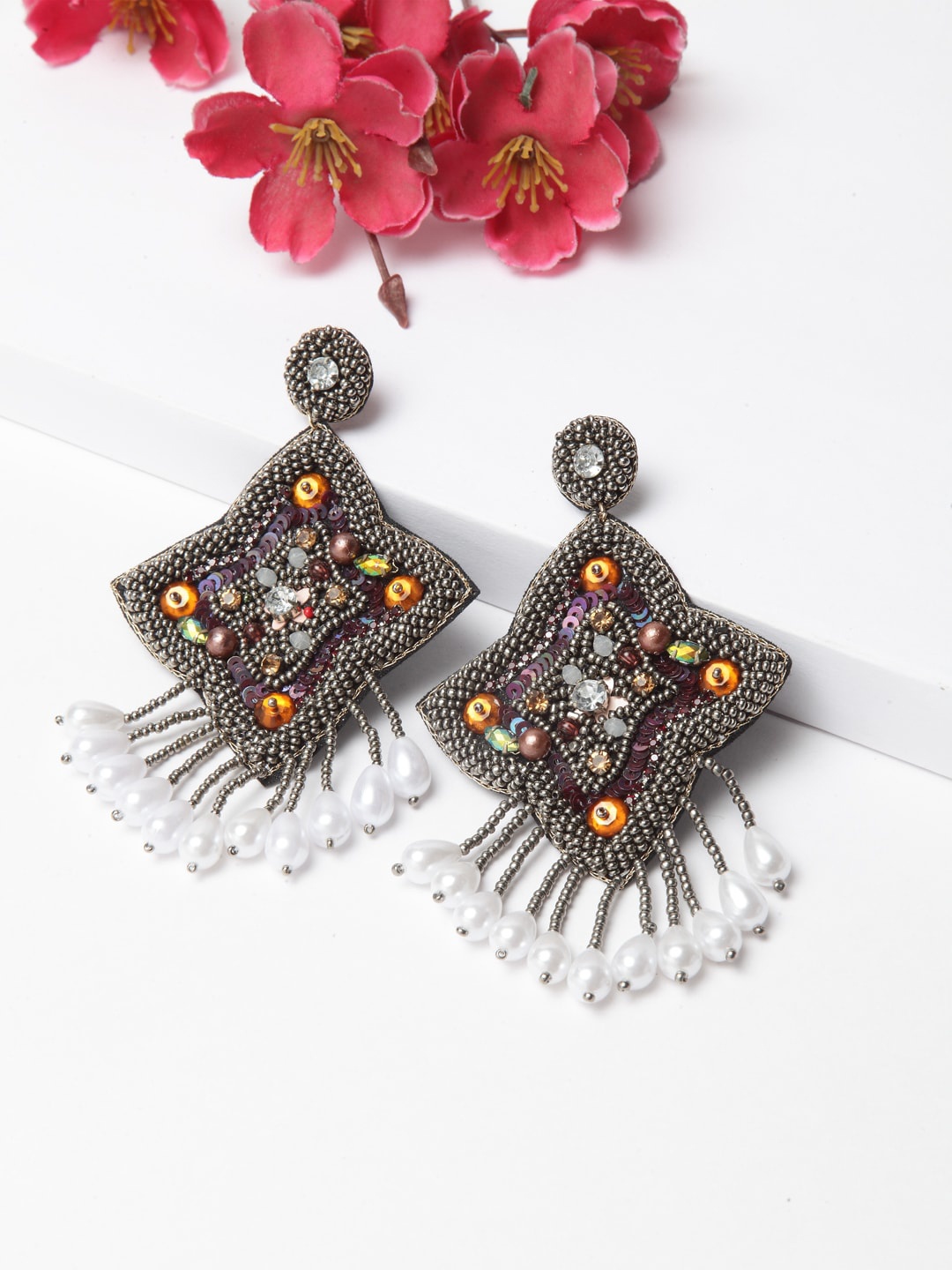 

Moedbuille Black Contemporary Handcrafted Drop Earrings