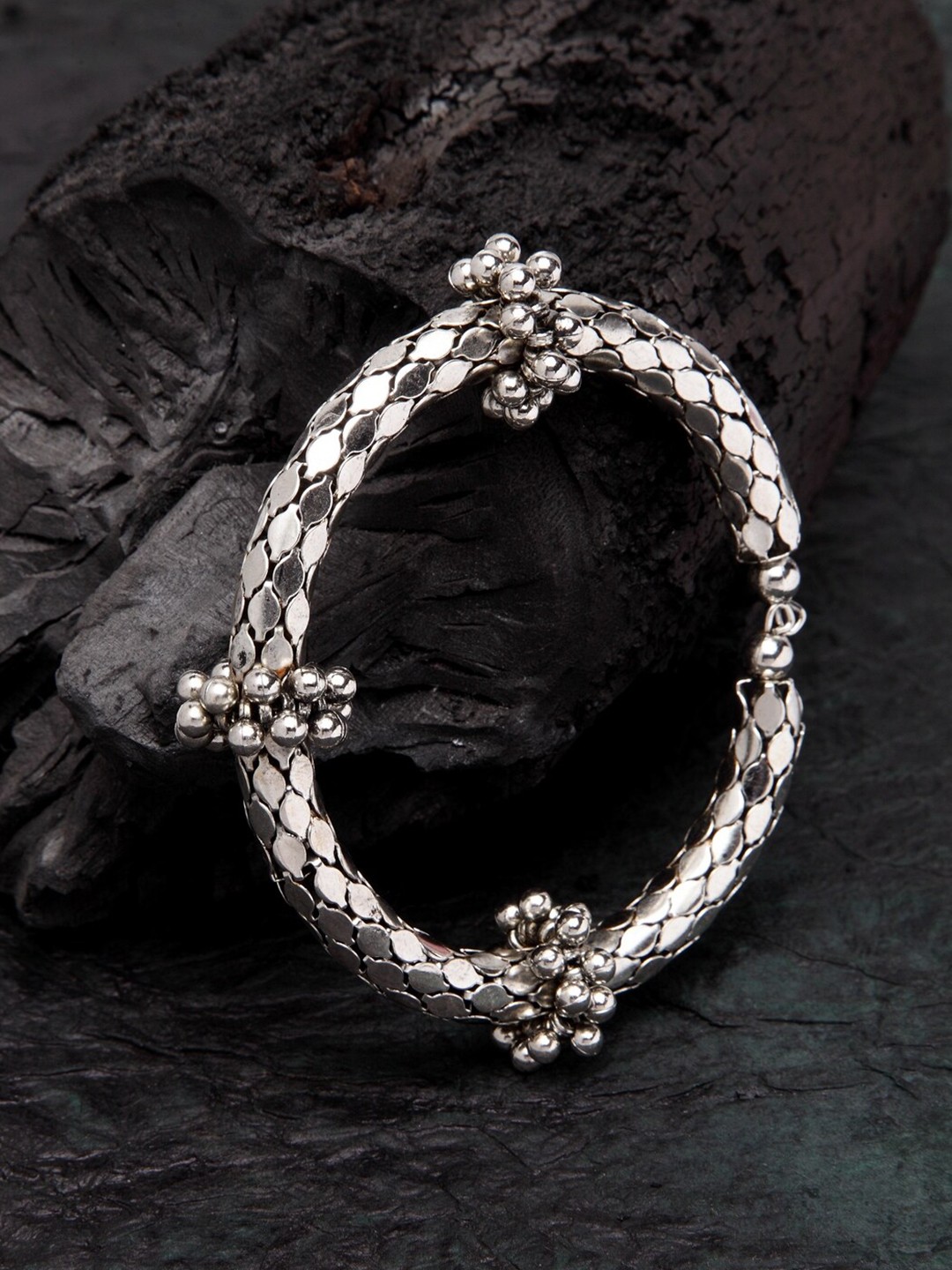 

Moedbuille Women Silver-Plated Oxidised Ghungroo Handcrafted Tribal Bangle-Style Bracelet