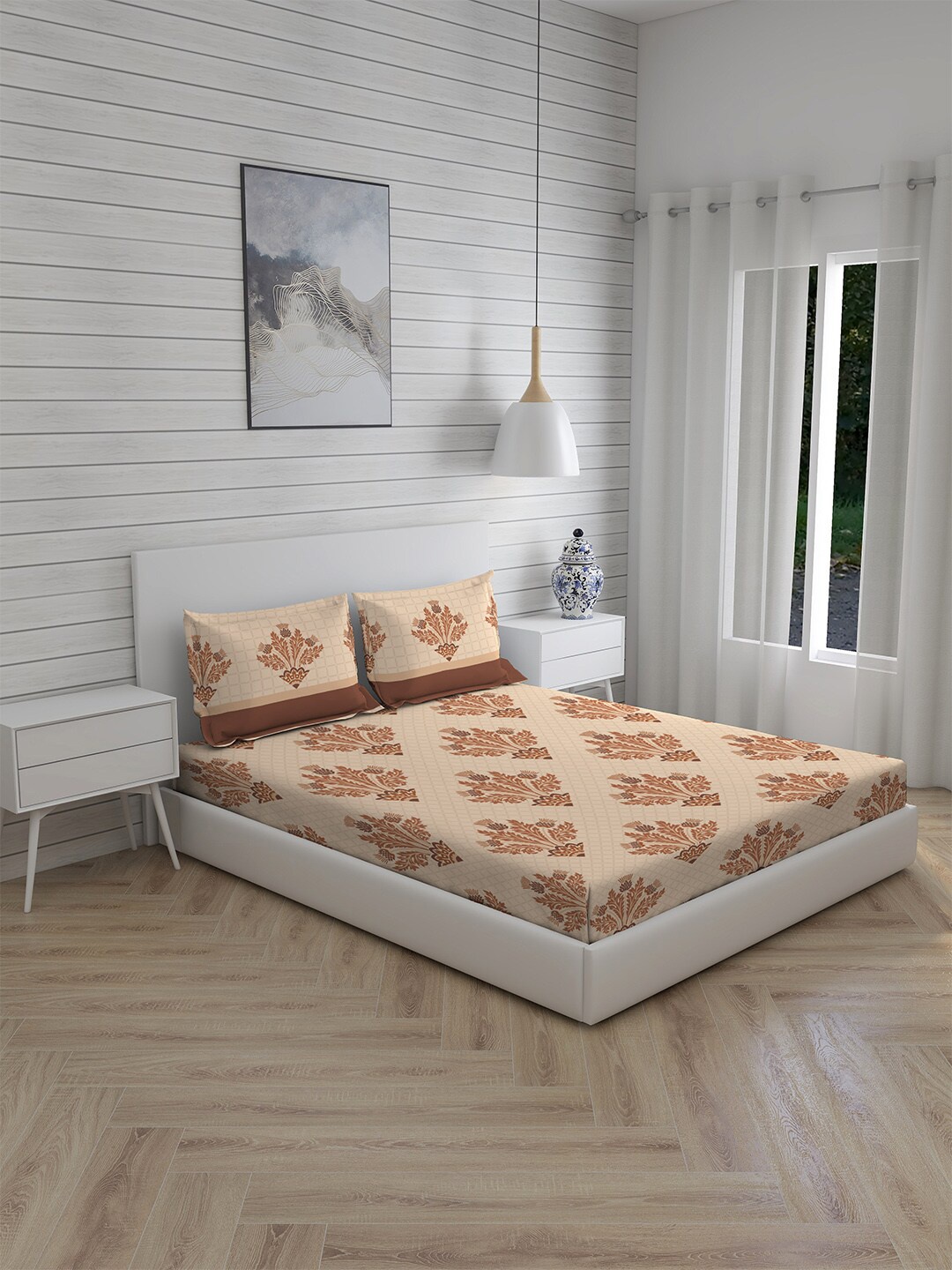 

Layers Cream-Coloured & Brown Geometric 104 TC Cotton Queen Bedsheet with 2 Pillow Covers