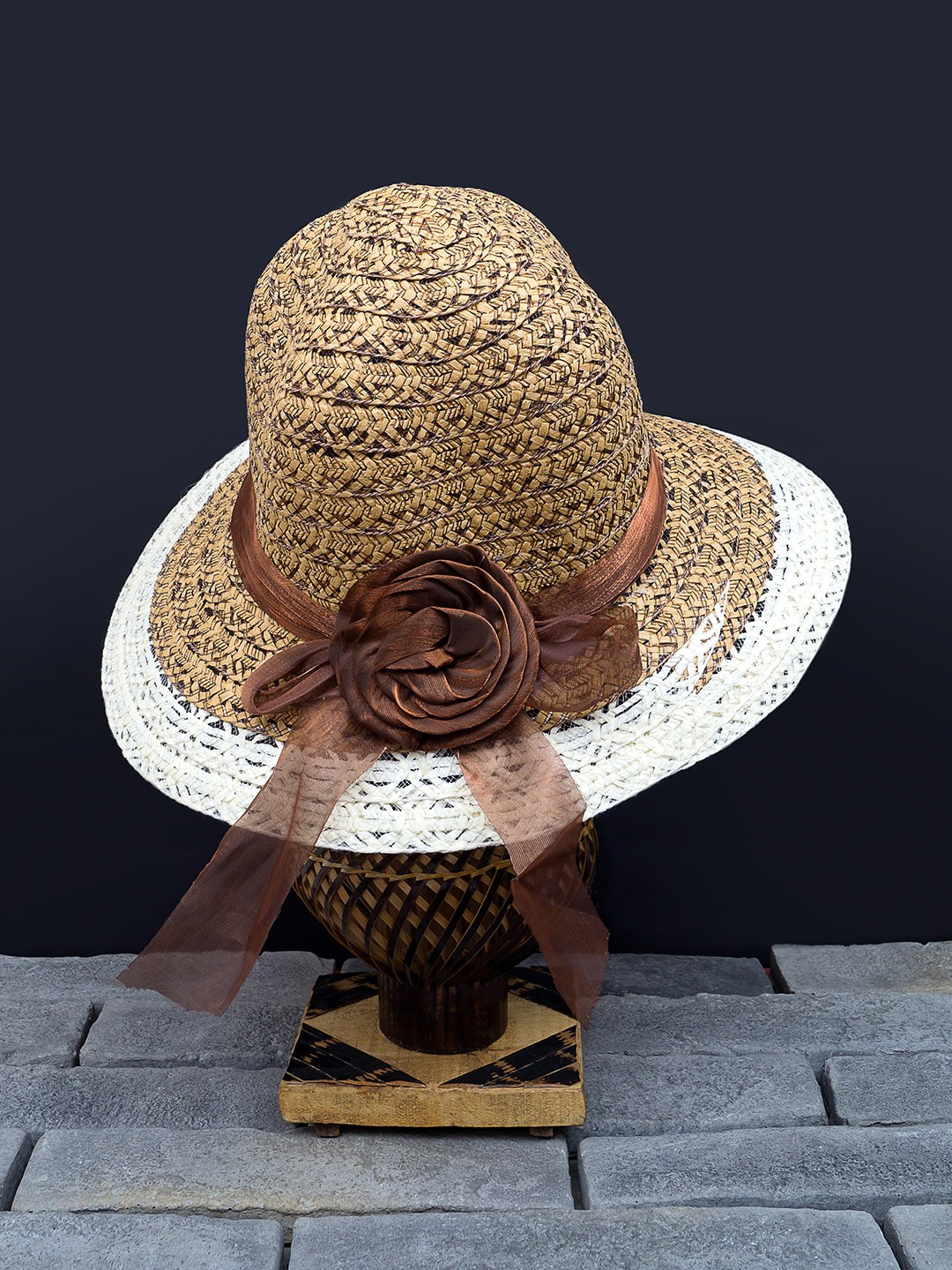 

Golden Peacock Women Brown & White Woven-Design Straw Sun Hat