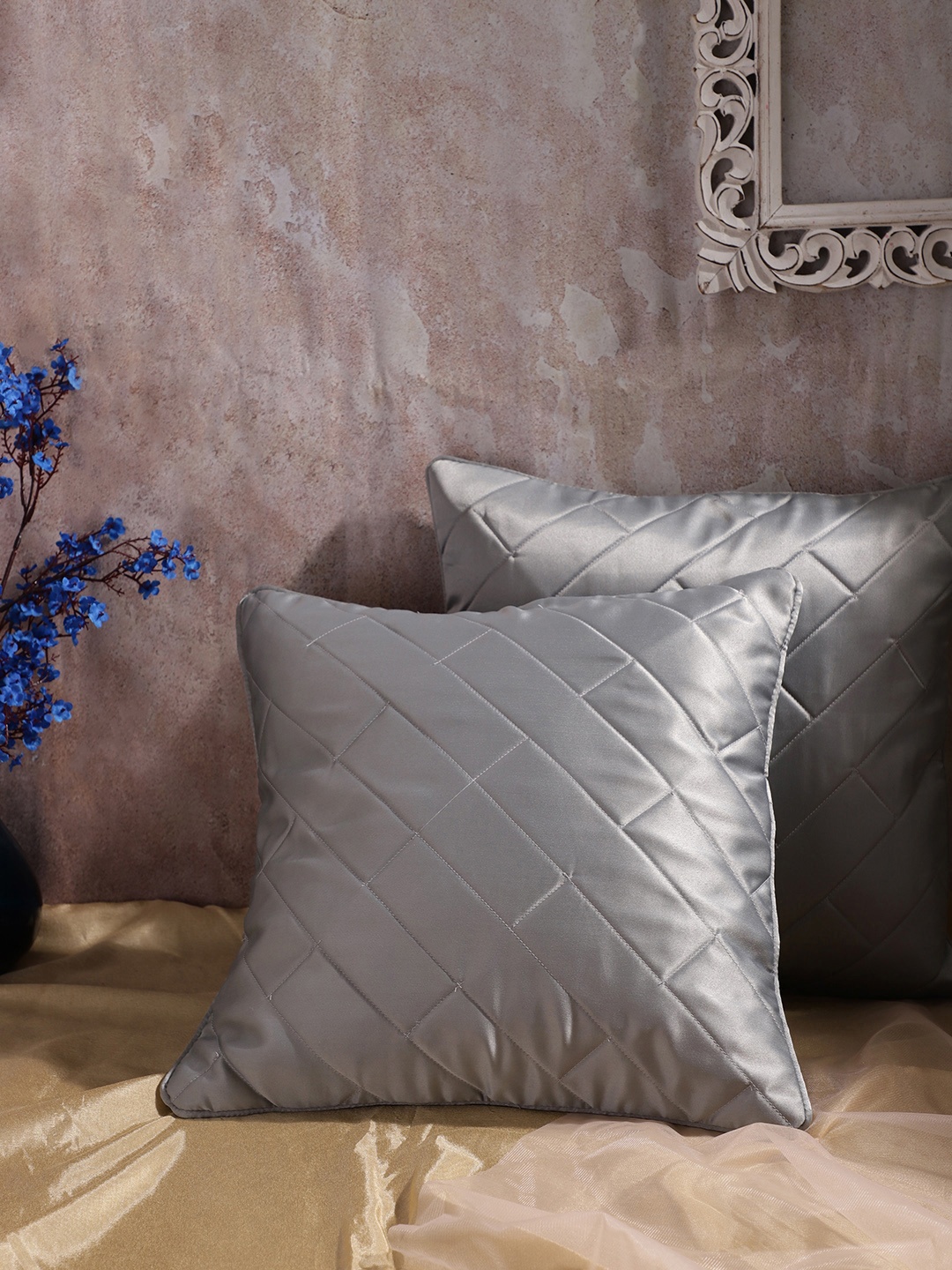 

House of Pataudi Set of 2 Grey Self-Design Jashn Square Cushion Covers