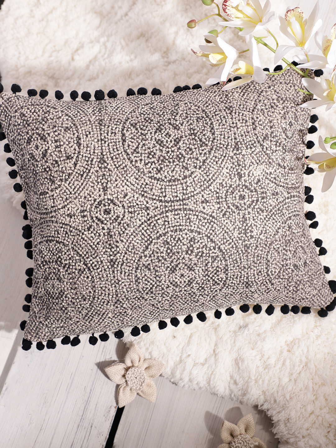 

House of Pataudi Grey & Off White Pure Cotton Self-Design Rozana Rectangle Cushion Covers