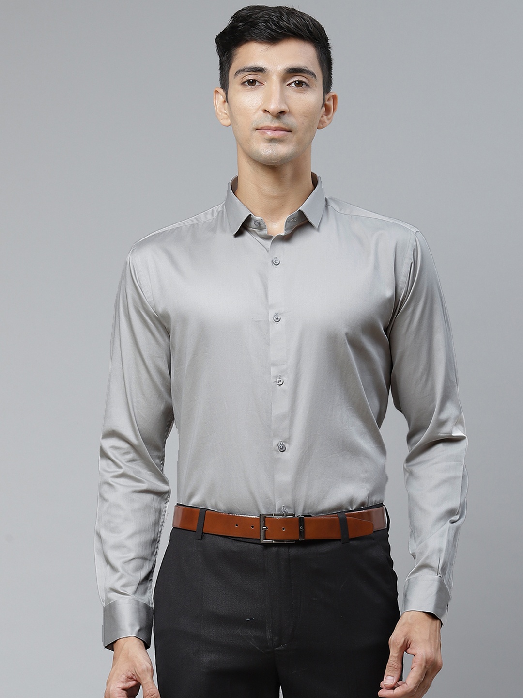 

MANQ Men Grey Opaque Formal Shirt