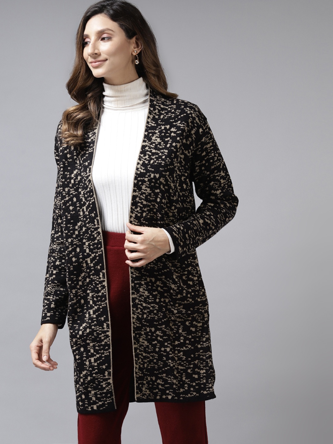 

Cayman Women Black & Beige Longline Front-Open Sweater