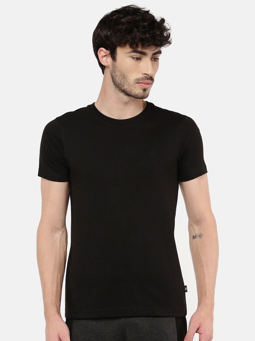 

DIXCY SCOTT Men Black Solid Crew Neck Regular T shirt
