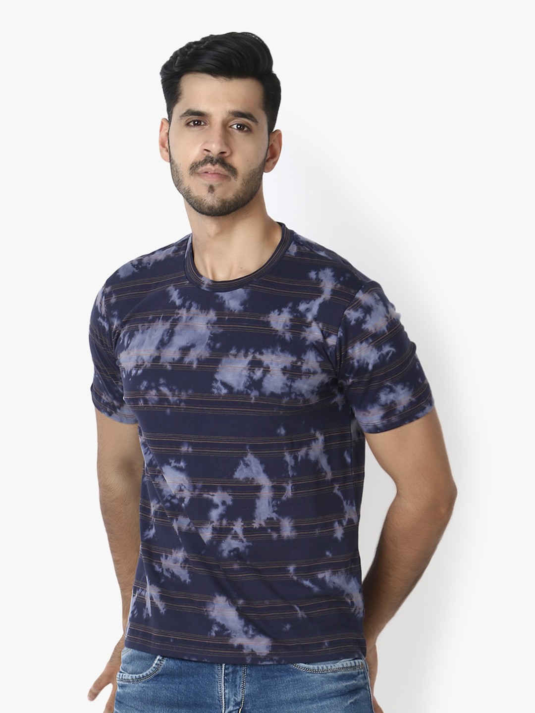 

LE BOURGEOIS Men Navy Blue Dyed T-shirt