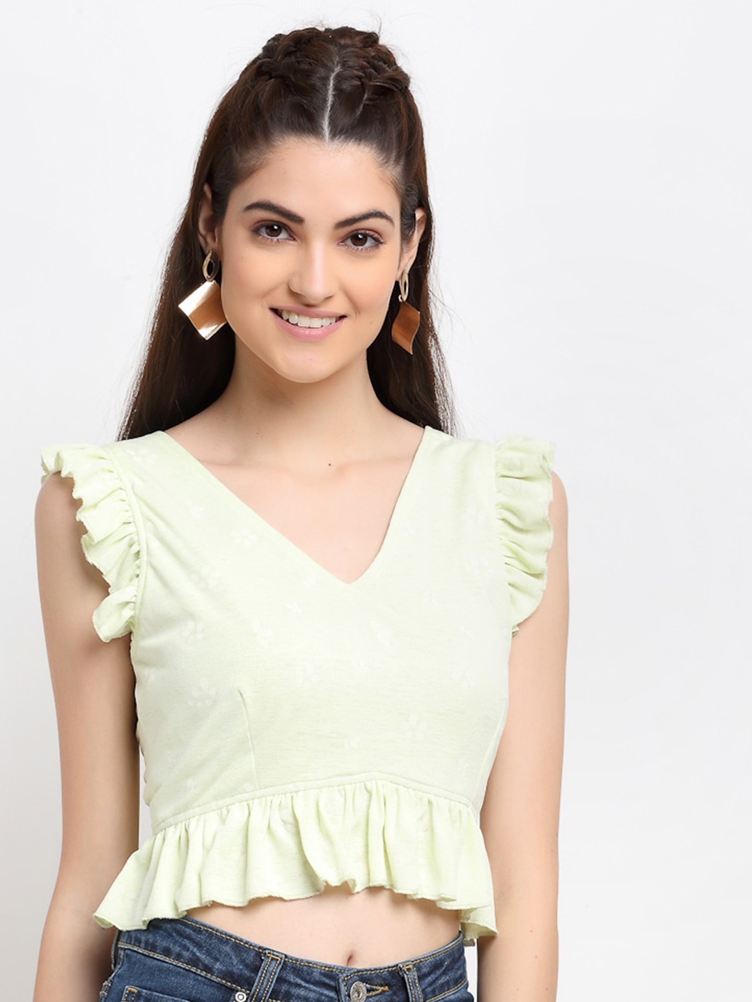 

ELEVANTO Green Floral Printed Regular Crop Top