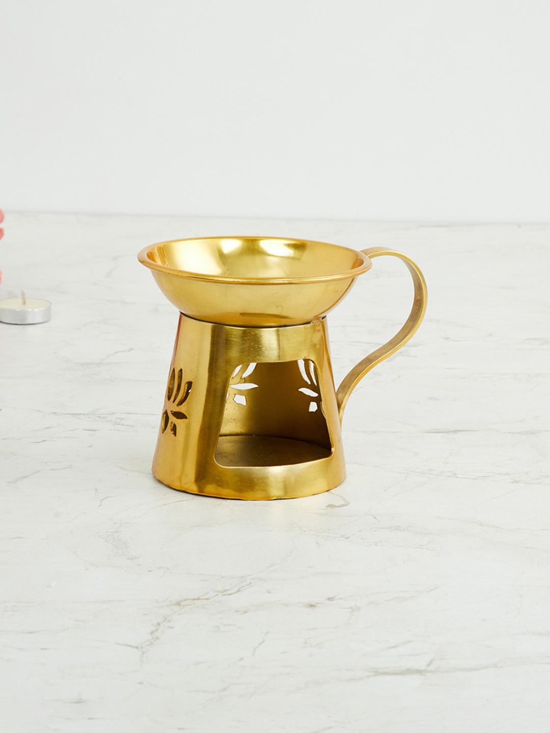 

Home Centre Gold-Toned Solid Lotus Motif Oil Diffuser