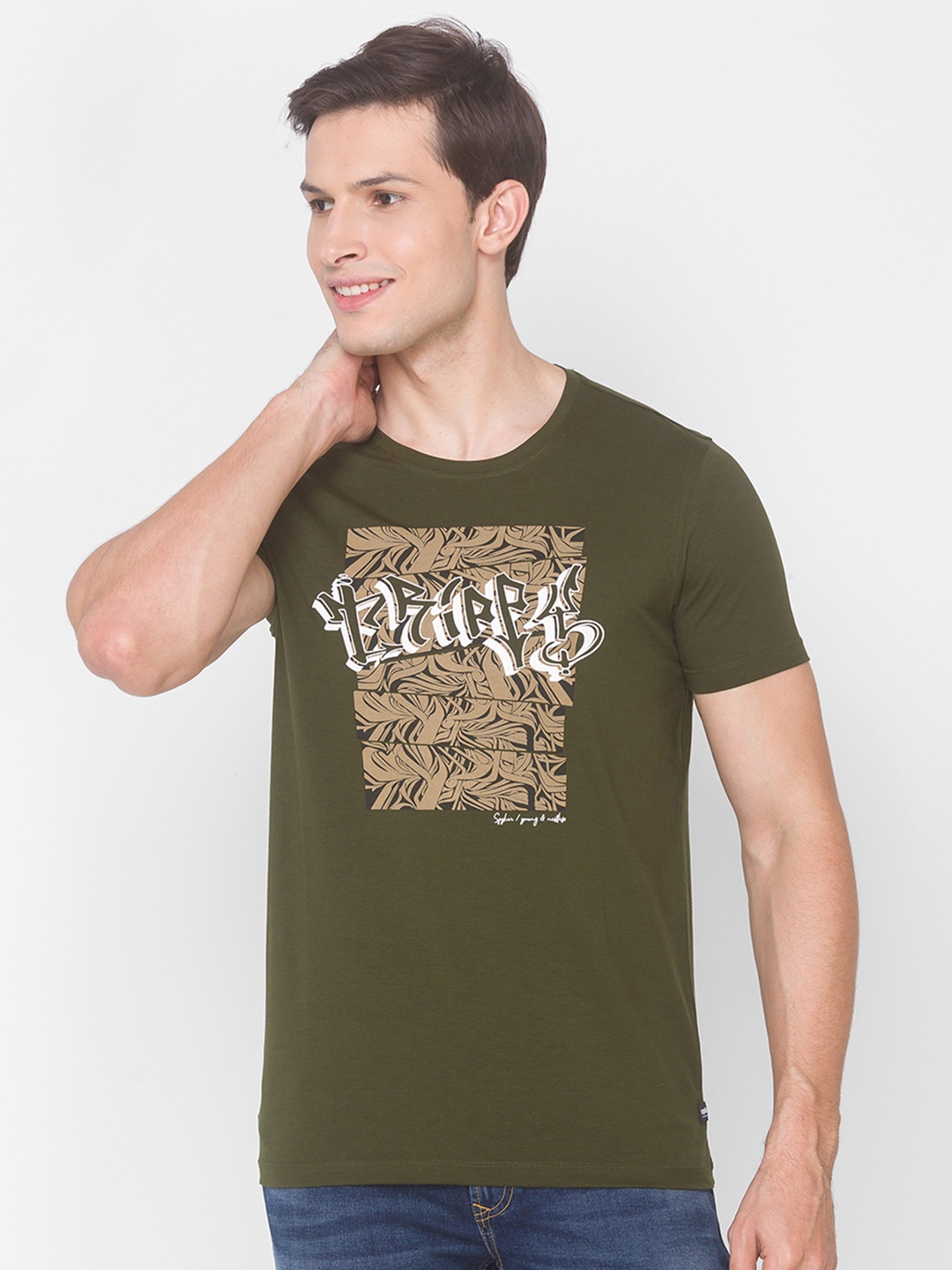 

SPYKAR Men Green Pure Cotton Graphic Printed Slim Fit Pure Cotton T-shirt