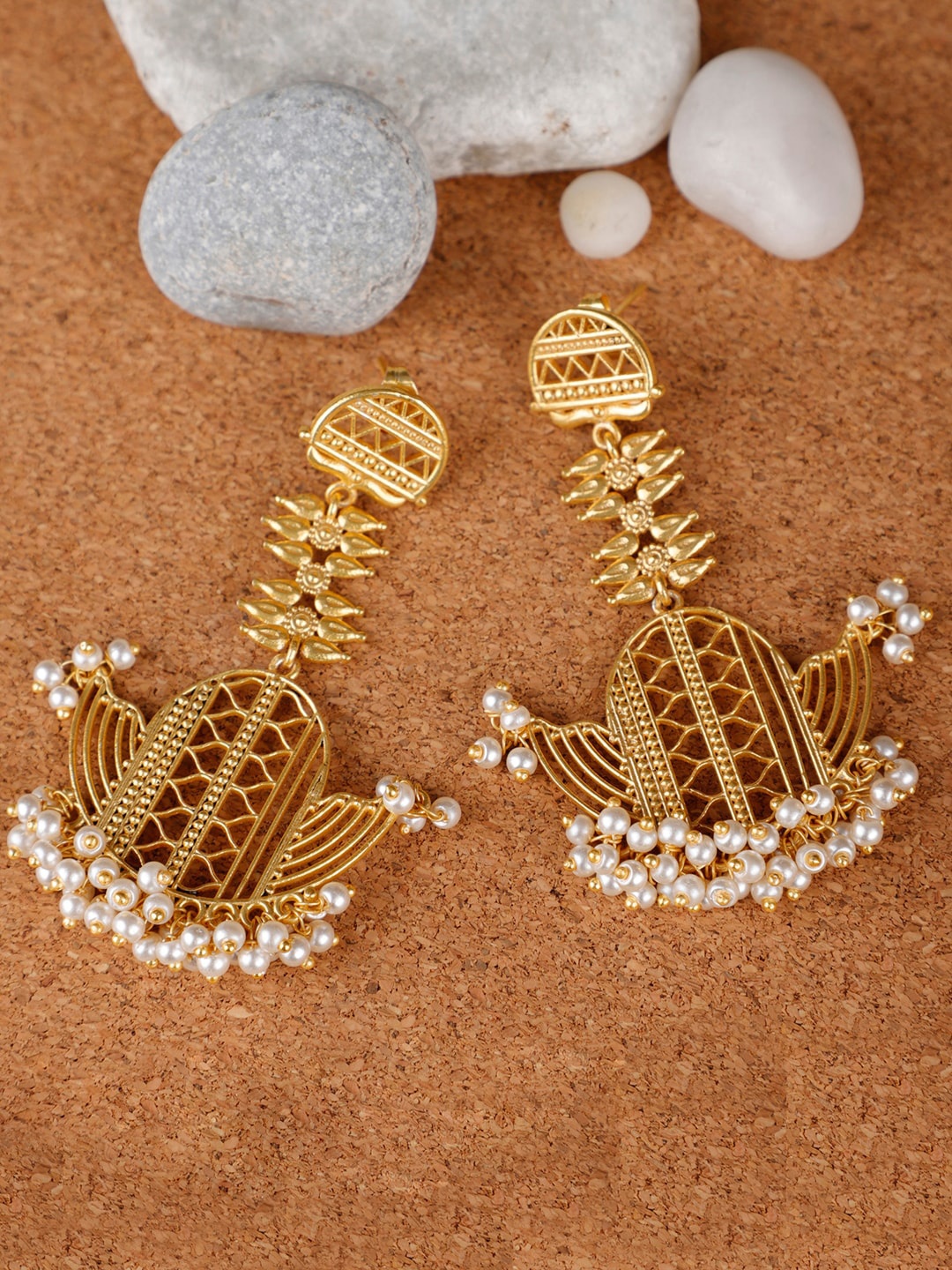 

Queen Be Gold-Plated Gold-Toned Contemporary Drop Earrings