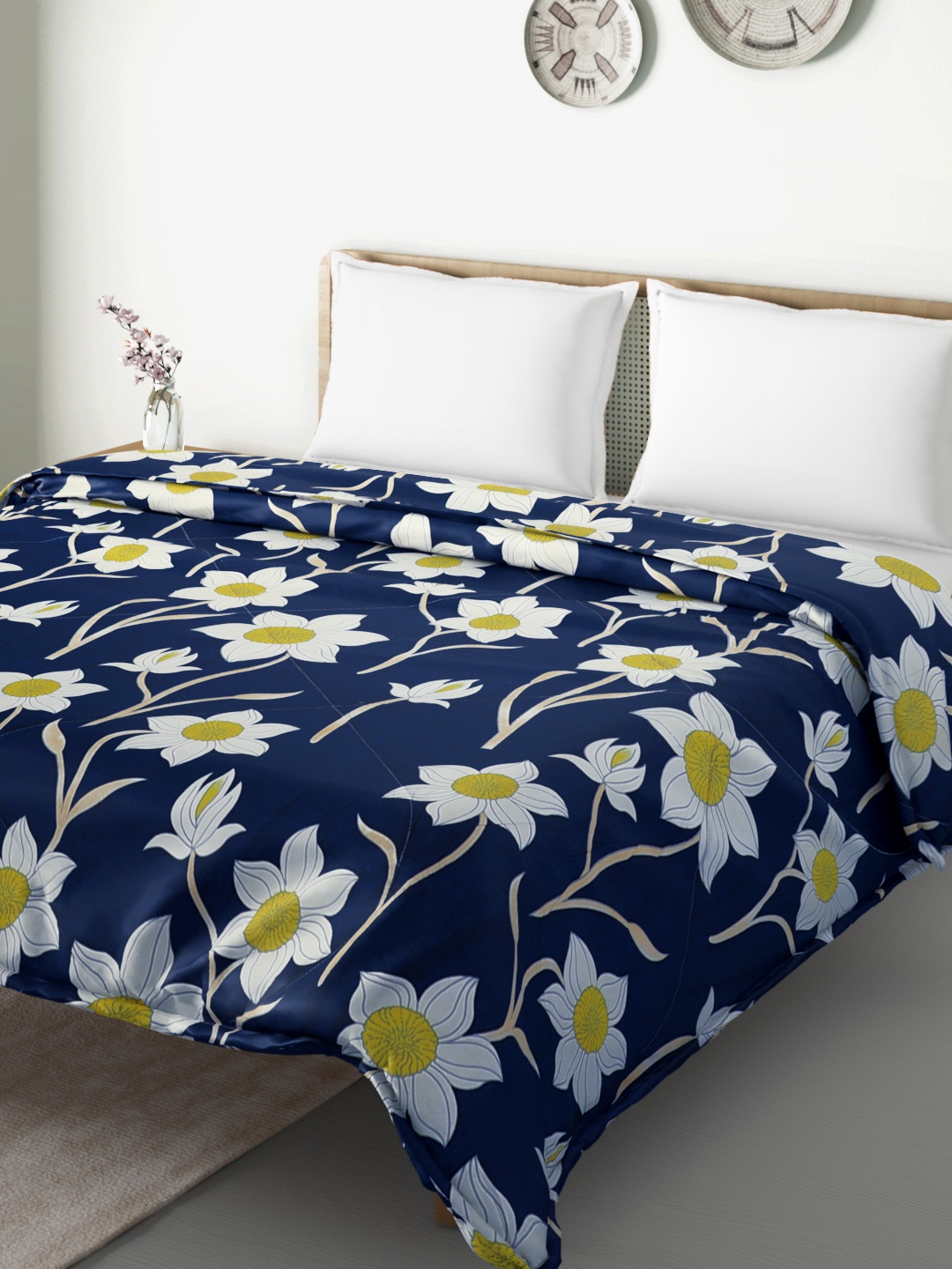 

Aura Navy Blue & White Floral Print Mild Winter 150 GSM Double Bed Comforter