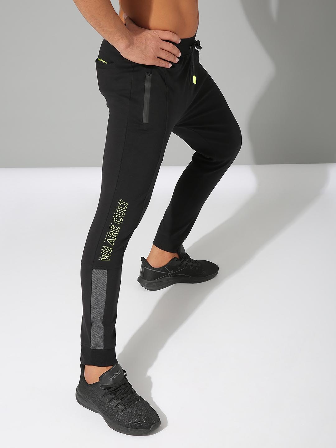 

Cultsport Men Black Solid Relaxed Fit Joggers
