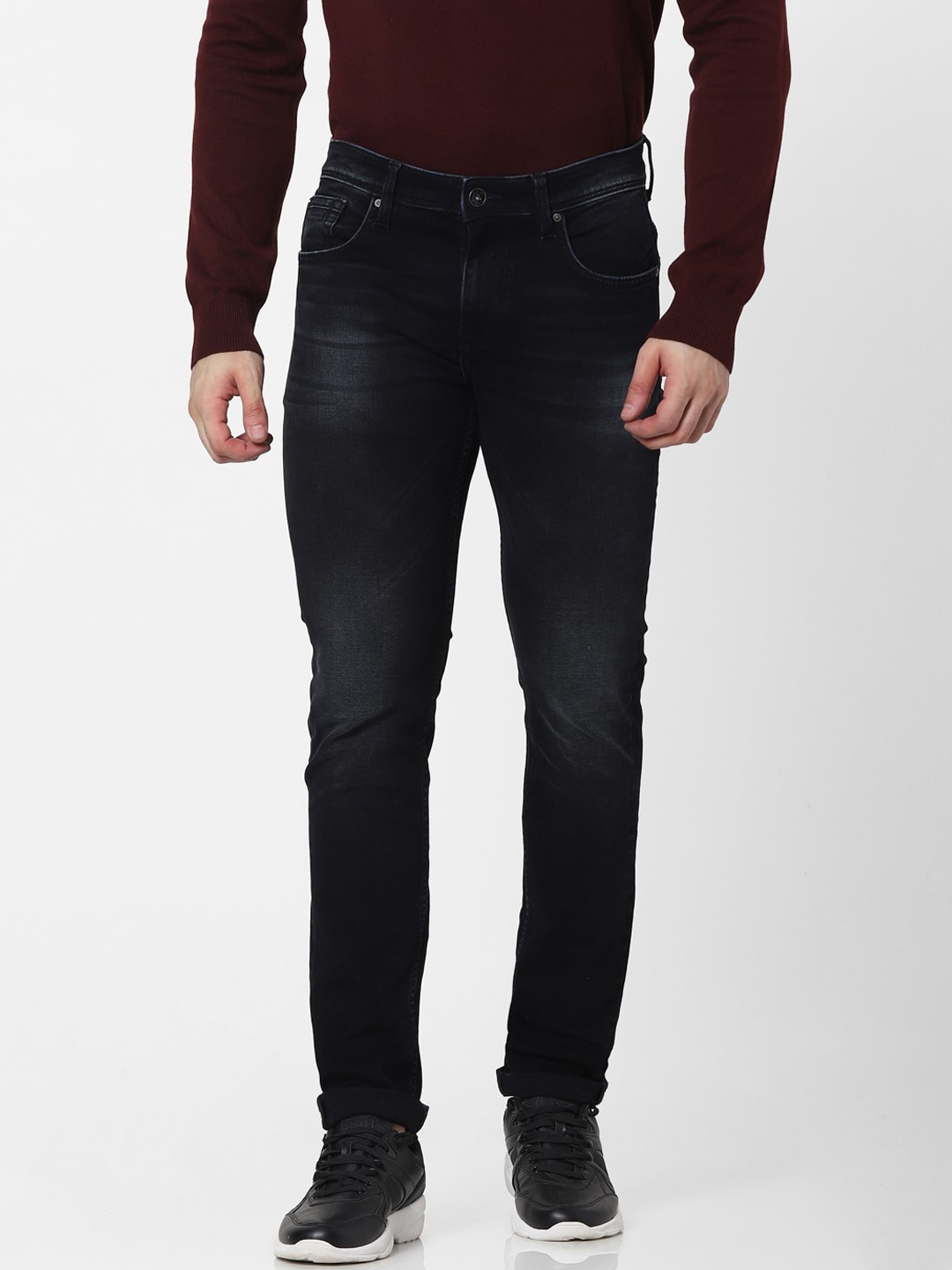 

Celio Men Black Slim Fit Light Fade Stretchable Jeans