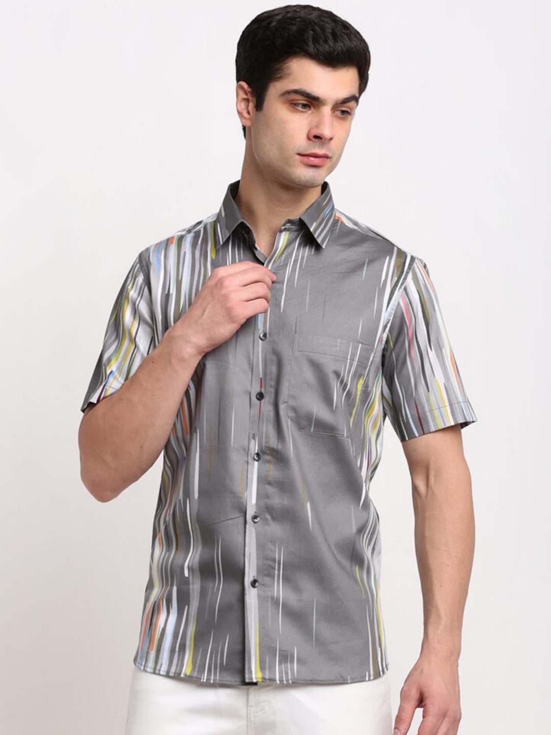 

FINNOY Men Grey & White Slim Fit Opaque Printed Cotton Casual Shirt