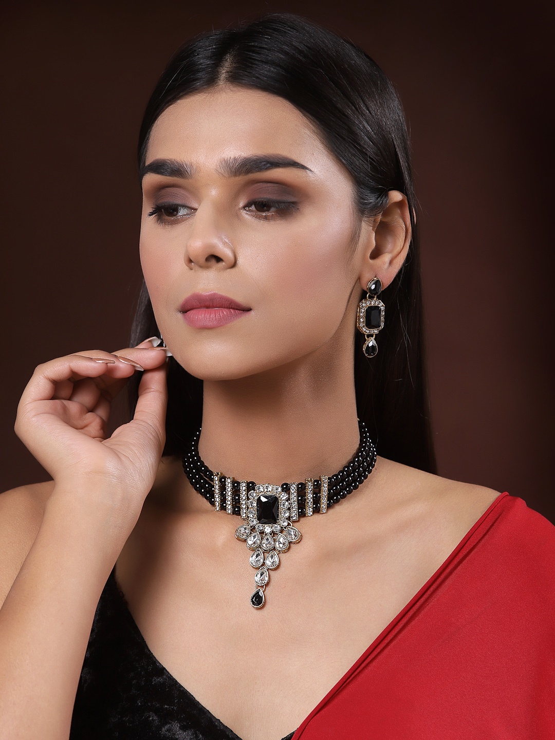 

PANASH Gold-Plated White & Black Kundan-Studded & Beaded Handcrafted Jewellery Set