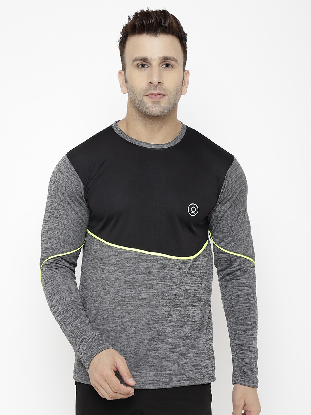 

CHKOKKO Men Grey Melange & Black Colourblocked Outdoor T-shirt