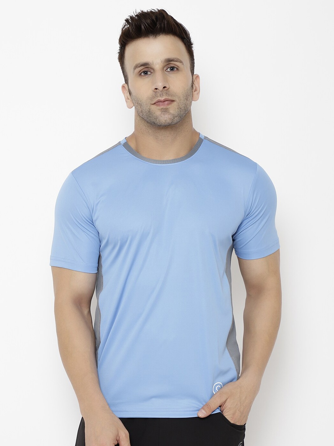 

CHKOKKO Men Blue & Grey Colourblocked Outdoor T-shirt