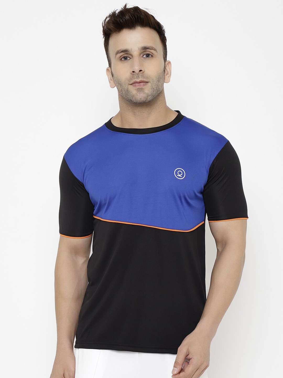 

CHKOKKO Men Blue & Black Colourblocked Outdoor T-shirt
