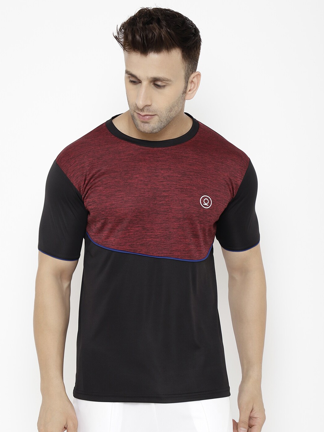 

CHKOKKO Men Maroon & Black Colourblocked Outdoor T-shirt