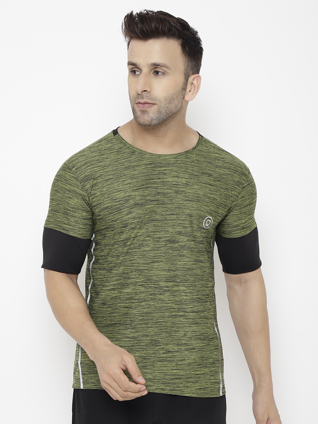 

CHKOKKO Men Olive Green & Black Solid T-shirt