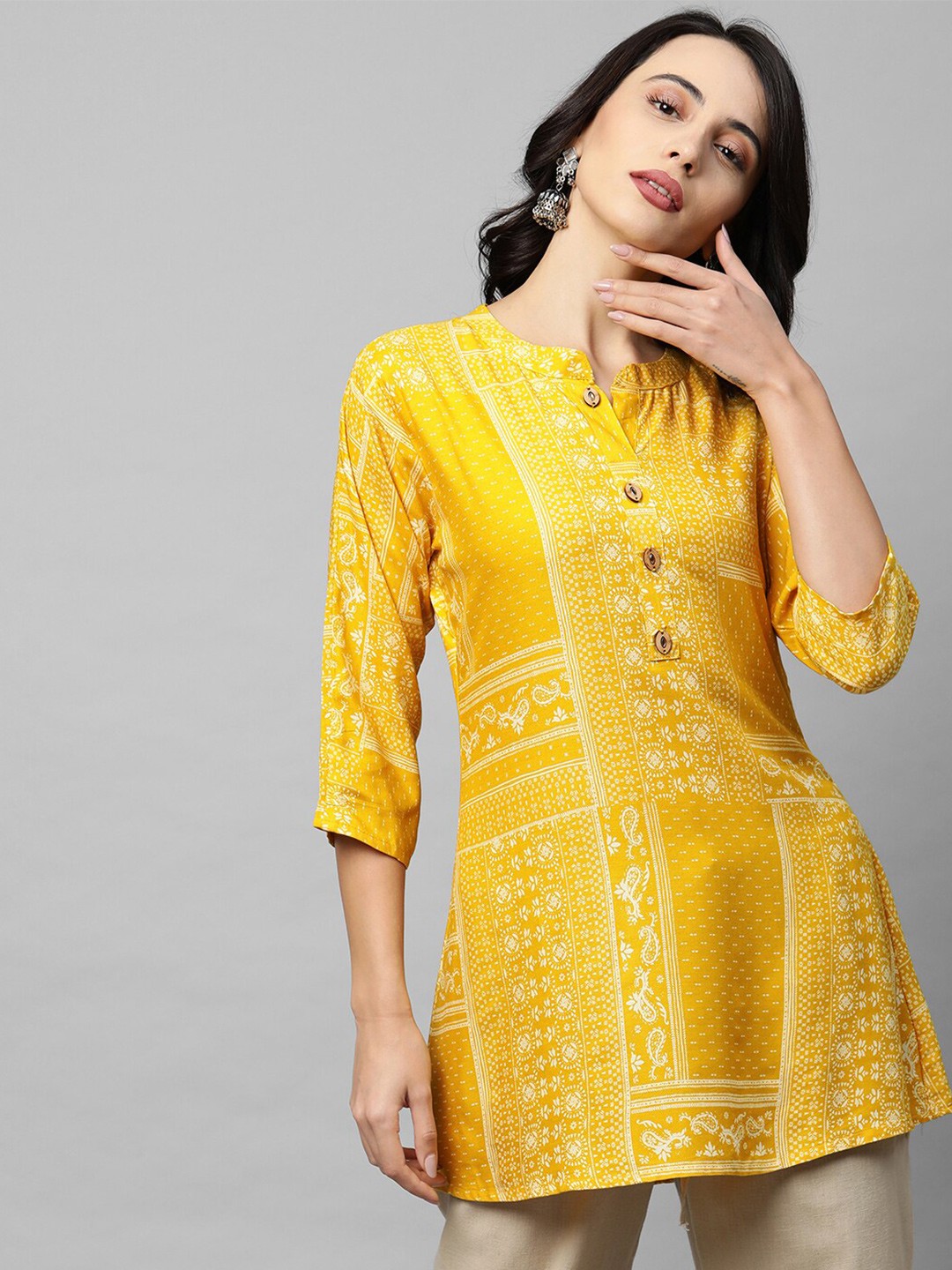 

FASHOR Women Yellow & White Ethnic Motifs Printed Kurti