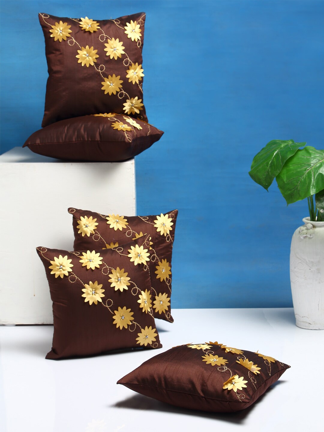 

DREAM WEAVERZ Set of 5 Brown & Gold-Toned Floral Square Cushion Covers