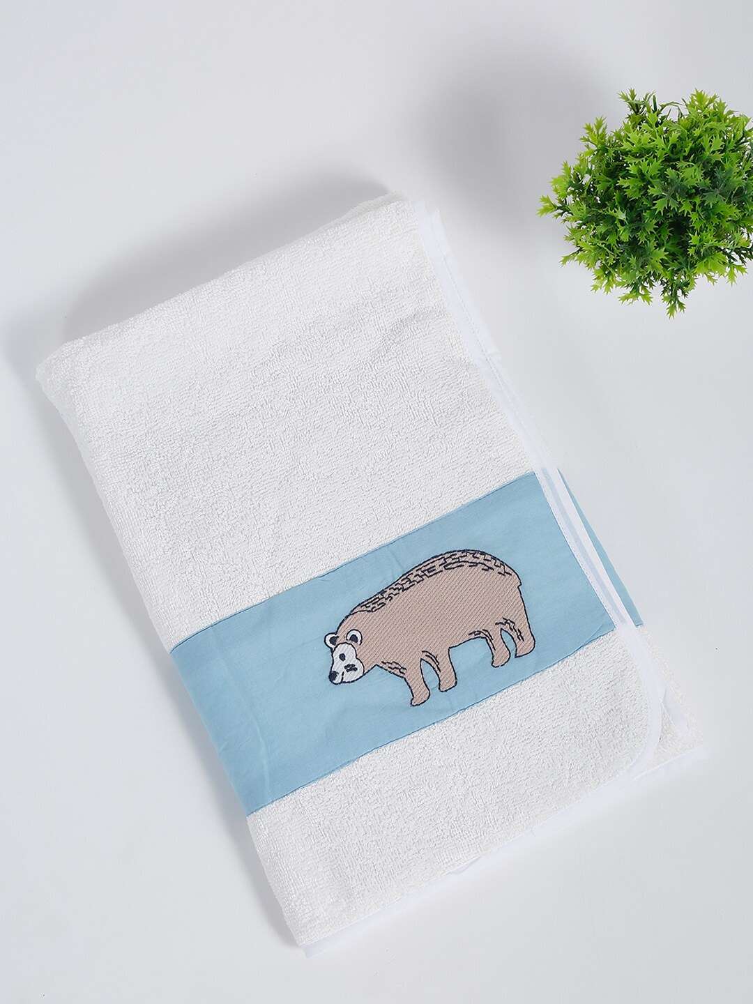 

Fabindia White & Blue Solid 270 GSM Bath Towel