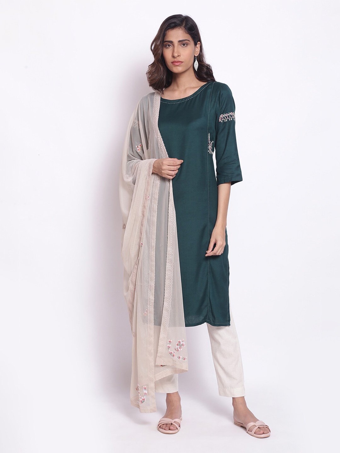 W Women Beige & Red Embroidered Dupatta