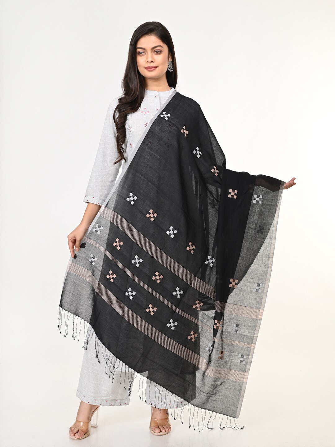 

ArtEastri Black & Peach-Coloured Woven Design Pure Cotton Dupatta