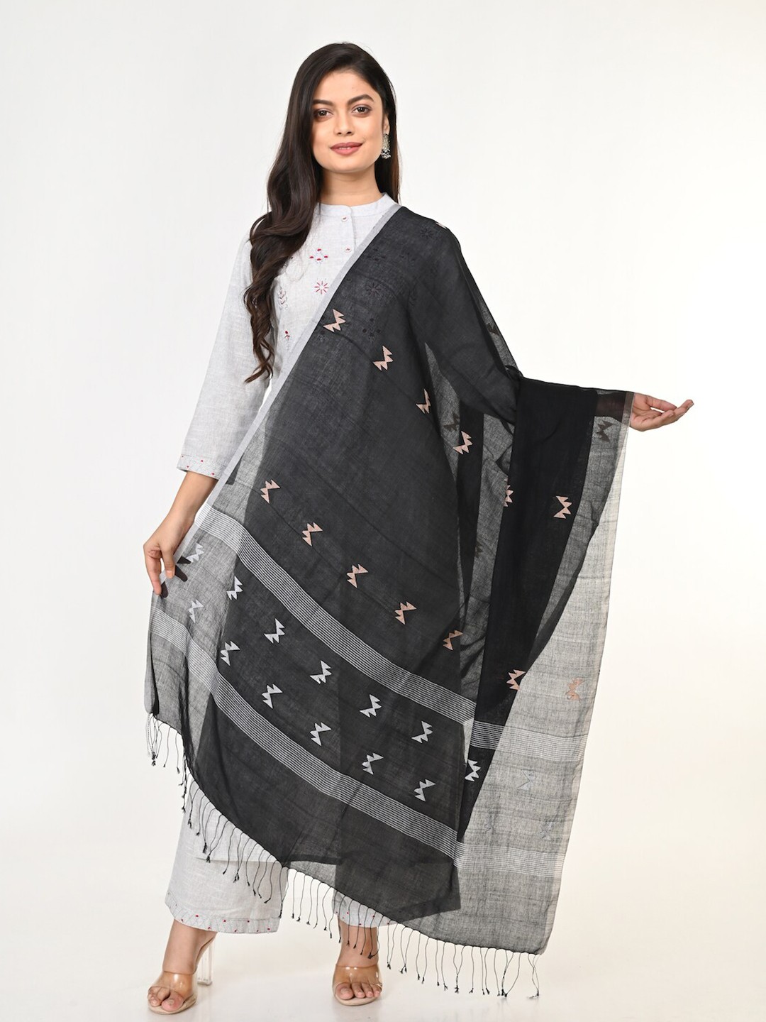

ArtEastri Black & White Woven Design Pure Cotton Dupatta
